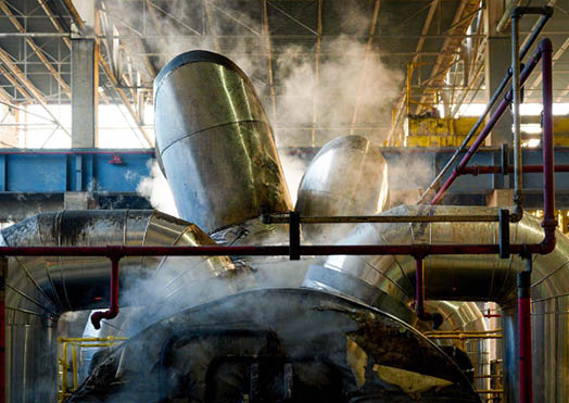 (Photo shoot 0124-021) Ratcliffe Power Station in Nottinghamshire under full load with all 4 turbines running during a cold spell of weather.