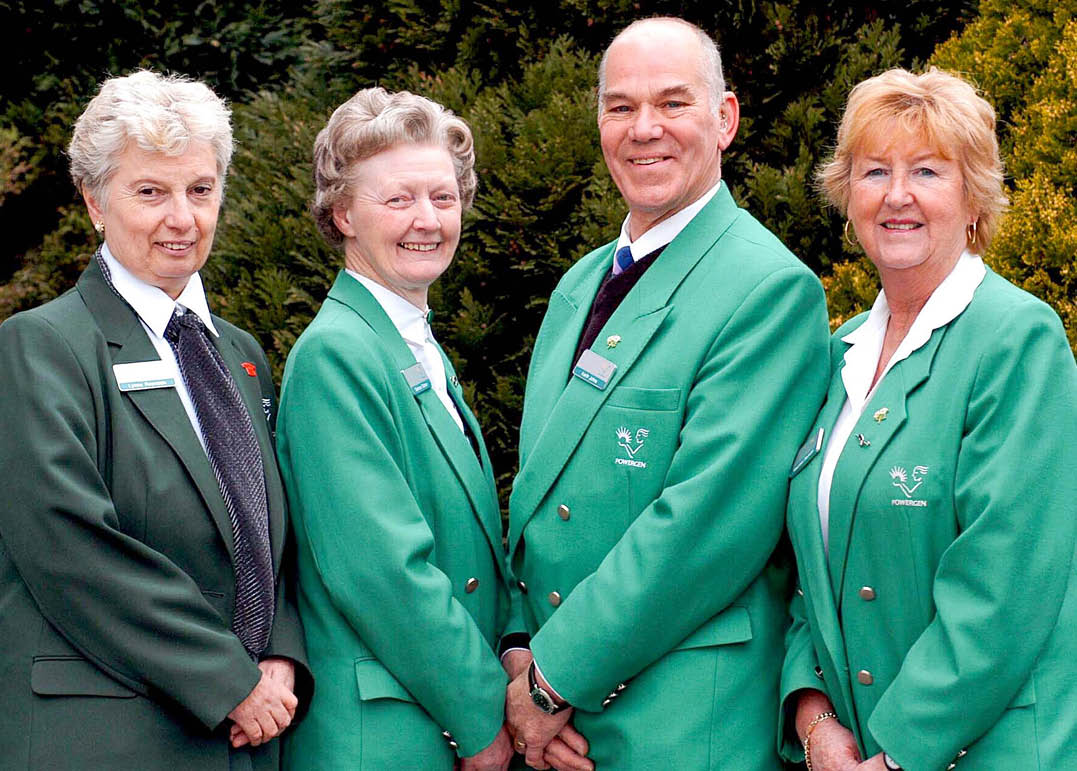 (Photo shoot no. 0403-025 dig.) Tour guides at Ratcliffe Power Station.